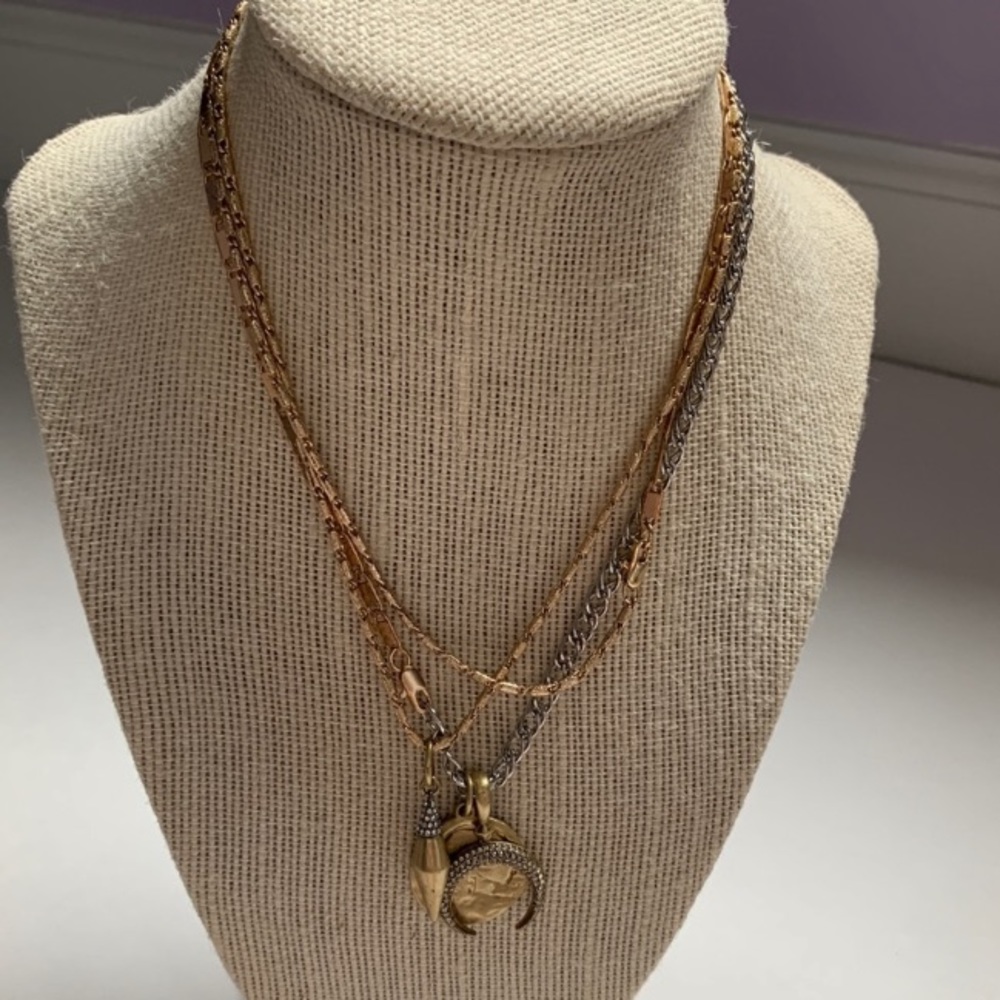 :: Stella & Dot | Versatile Vintage Gold Renegade Pendant Coin Arc Pave Necklace - Picture 3 of 5